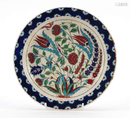 Turkish Iznik pottery plate, hand painted with flowers, 23.5cm in diameter : For Further Condition