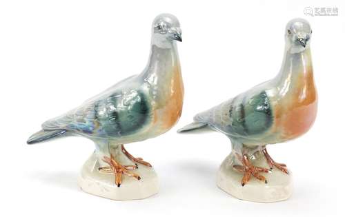 Pair of Scottish Campsie ware Lustre pigeons, each 22cm high : For Further Condition Reports