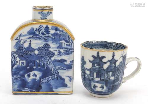 Chinese blue and white porcelain tea caddy and cup, each decorated with a landscape, the largest