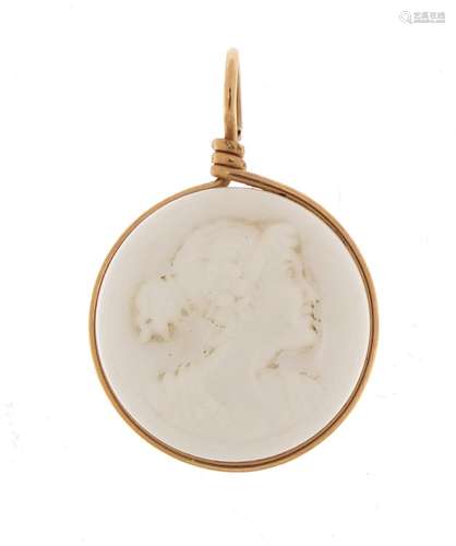 Victorian style cameo glass maidenhead pendant with gold coloured metal mount, 1.7cm in diameter,