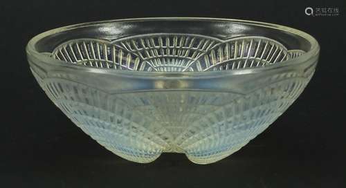 René Lalique Coquilles opalescent glass bowl engraved R Lalique France, numbered 3204, 13cm in