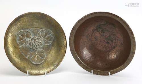 Art Nouveau bronze dish and an Arts & Crafts style copper bowl, each 20cm in diameter : For