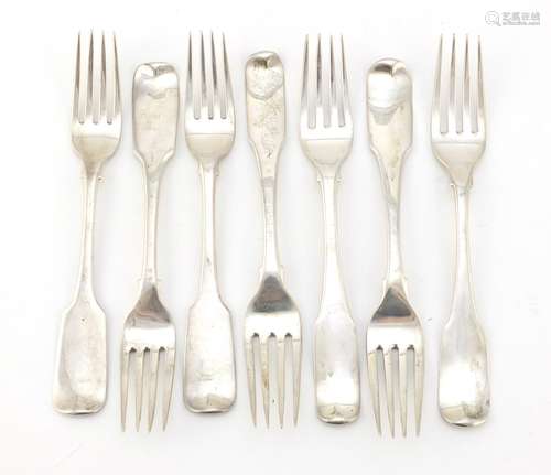 Matched set of seven Georgian silver table forks, incomplete hallmarks, each 18.5cm in length, 374.