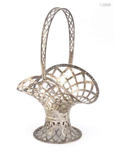 Edward VII pierced silver basket by William Hutton & Sons Ltd, Sheffield 1907, 24cm high, 240.4g :