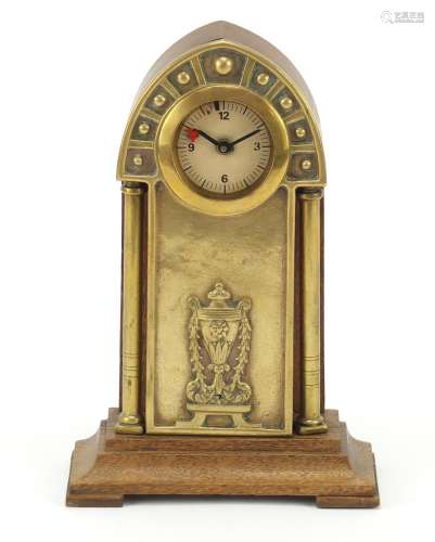 Oak and brass Secessionist mantle clock with columns and Arabic numerals, 23cm high : For Further