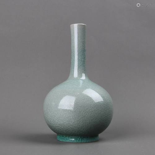 A RUYAO-GLAZED VASE