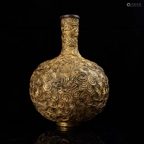 A CARVED GILT BRONZE 'DRAGON' VASE.MARK OF QI…