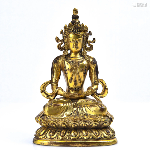 A GILT-BRONZE FIGURE OF AMITAYUS.QING PERIOD