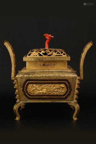 A CARVED GILT-BRONZE CENSER AND COVER.QING P…