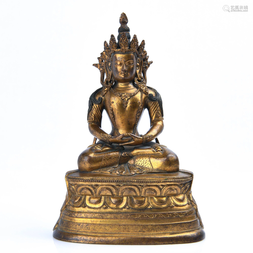 A GILT-BRONZE FIGURE OF AMITAYUS.QING PERIOD