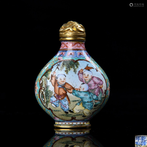 AN ENAMELLED SNUFF BOTTLE.MARK OF QIANLONG