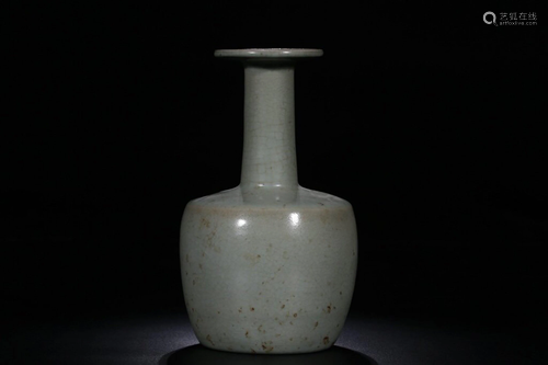 A RUYAO-GLAZED VASE.SONG PERIOD