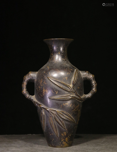 A BRONZE VASE.REPUBLIC PERIOD