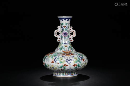 A DOUCAI VASE.MARK OF QIANLONG