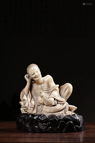 A CARVED SOAPSTONE LUOHAN .QING PERIOD