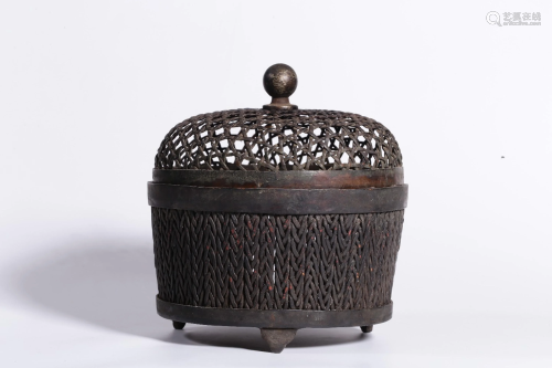 A BRONZE BURNER AND COVER.QING PERIOD