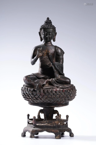 A BRONZE FIGURE OF BUDDHA .QING PERIOD