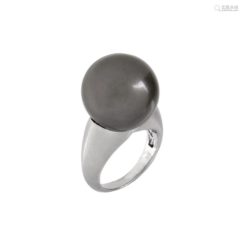 Pearl and 18K Ring