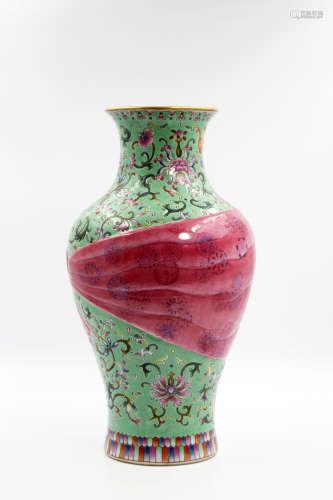 Chinese Qing Dynasty Qianlong Period Green Glaze Famille Rose Bottle