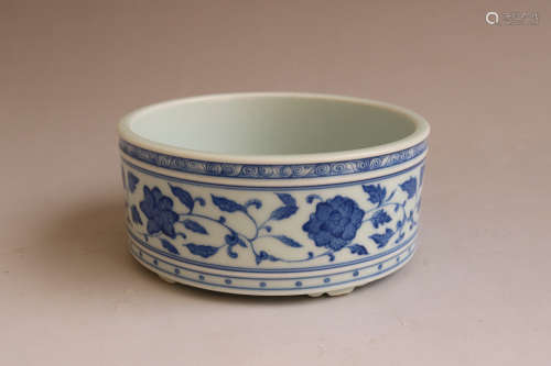 Chinese Qing Dynasty Yongzheng Period Blue And White Brush Washer
