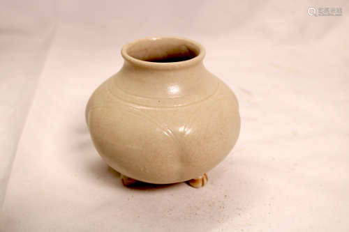 Chinese Ding Kiln Tri-Legged Porcelain Stove