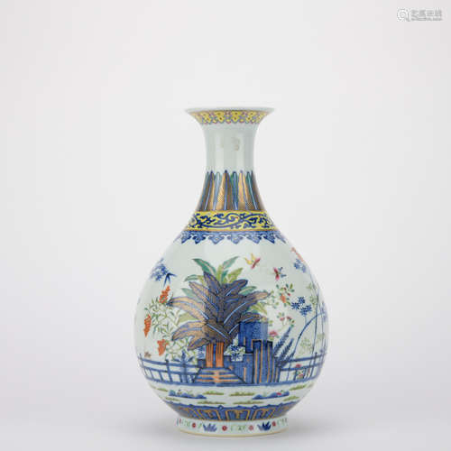 Qing dynasty multicolored bottle with flowers pattern