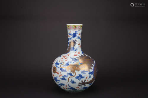 Qing dynasty blue and white bottle with ****** pattern