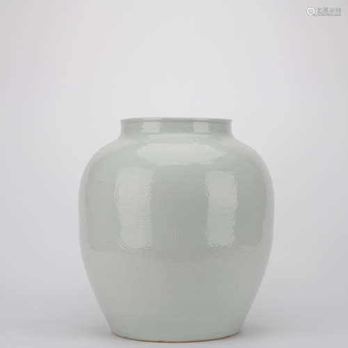 Ming dynasty white glaze jar