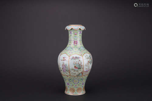 Qing dynasty famille rose bottle with figure pattern