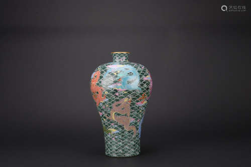 Qing dynasty multicolored bottle with ****** pattern