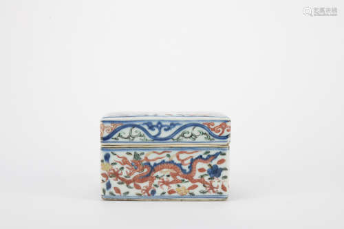 Ming dynasty blue and white allite red box with ****** pattern