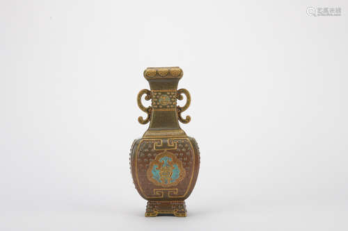 Qing dynasty tea-dust glaze bottle