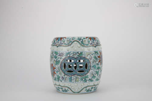 Qing dynasty multicolored jar with flowers pattern