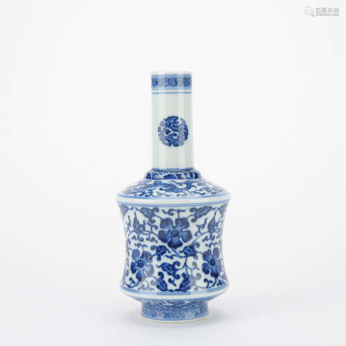 Qing dynasty blue and white bottle with flowers pattern