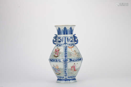 Qing dynasty famille rose bottle with figure pattern