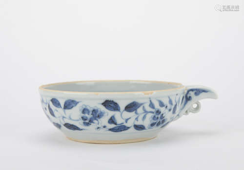 Ming dynasty blue and white cup with flowers pattern