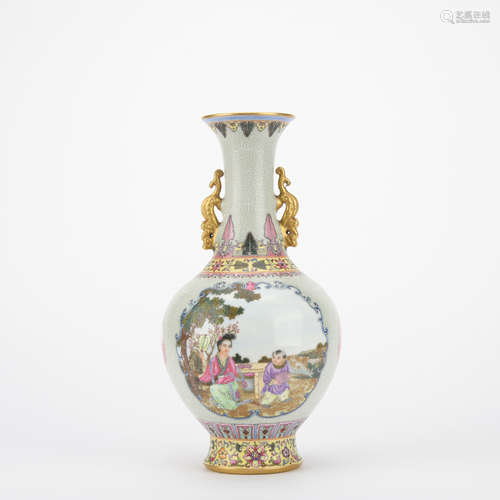 Qing dynasty famille rose bottle with figure pattern