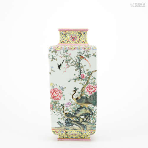 Qing dynasty famille rose bottle with flowers and birds pattern