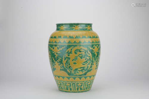 Ming dynasty multicolored jar with ****** pattern