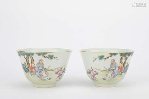 Qing dynasty famille rose cup with figure pattern 1*pair