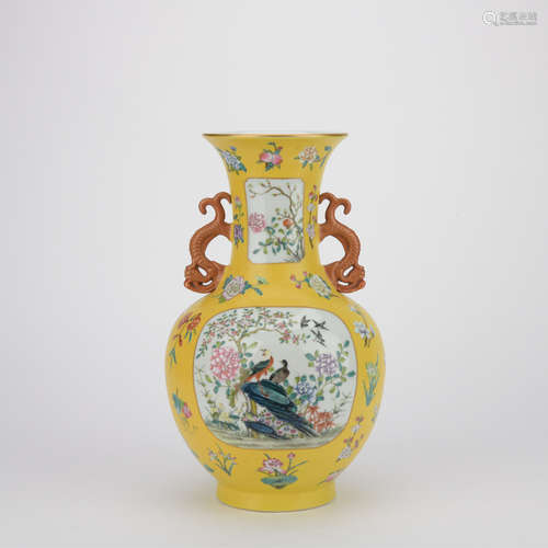 Qing dynasty famille rose bottle with flowers and birds pattern