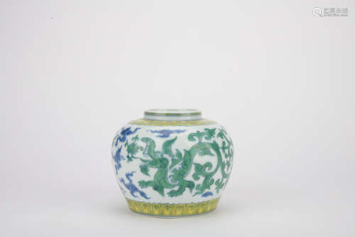 Qing dynasty multicolored jar with ****** pattern