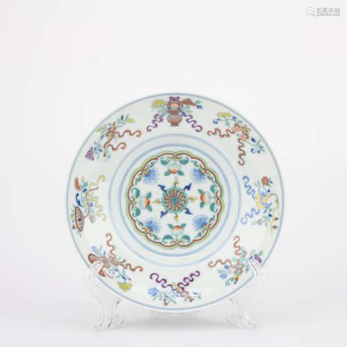 Qing dynasty multicolored plate with flowers pattern