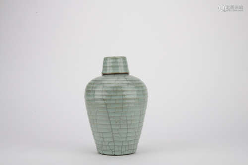 Song dynasty Long quan kiln bottle