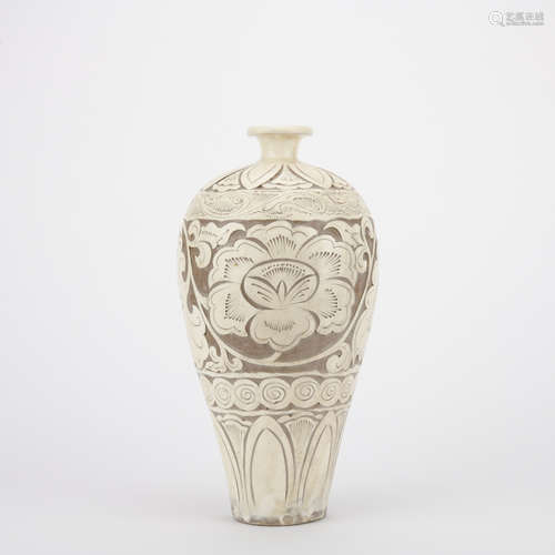 Song dynasty Ding kiln prunus vase