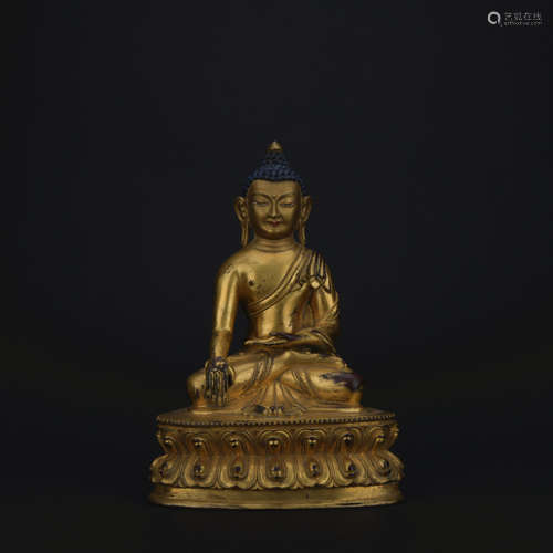 Qing dynasty gilt bronze statue of shakyamuni