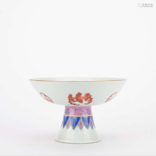 Qing dynasty famille rose high-foor bowl with flowers pattern