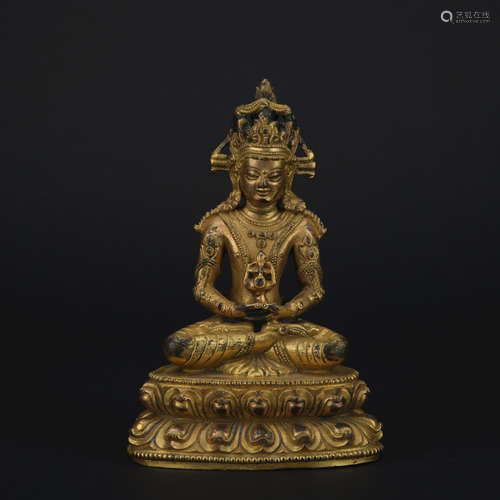 Qing dynasty gilt bronze statue of the Buddha of Immeasurable Life