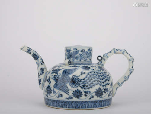 Qing dynasty blue and white wine cup with phoenix pattern