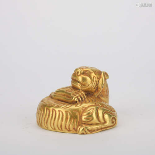 Qing dynasty gilt bronze beast paperweight